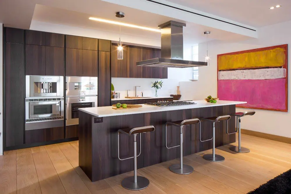 Island Kitchen with bar stools and chimney