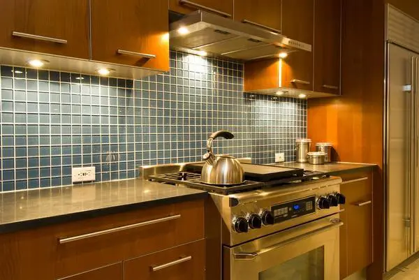 Task lighting in the kitchen
