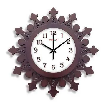 Wall clock design in living room