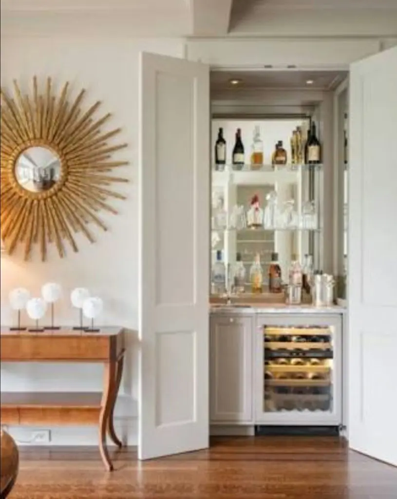 Wall hangings and show pieces