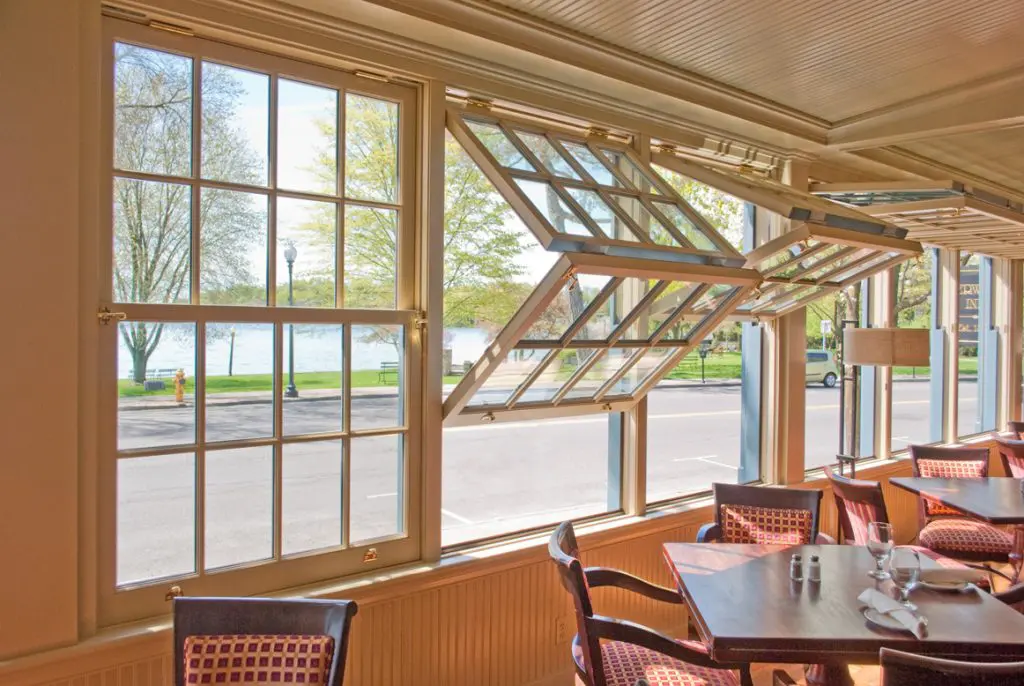 FOLDING WINDOWS