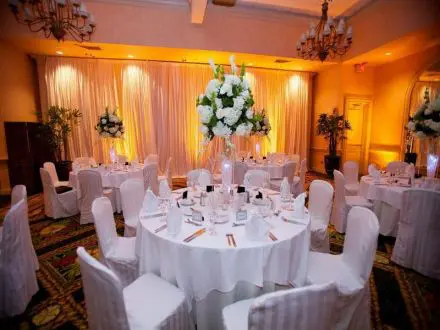 Arranging Tables for Dinner Party