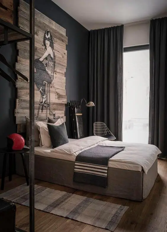 Clutter free bachelor bedroom