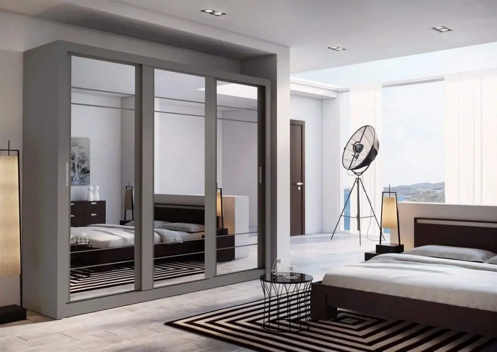 Mirror used as finishing material for wardrobe