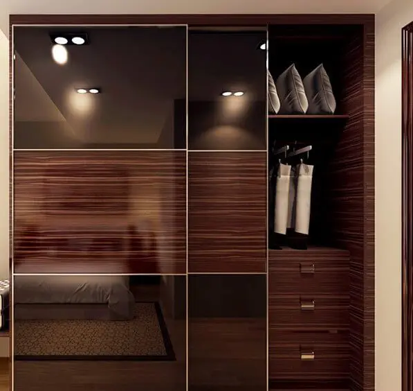 Wardrobe finished in Decorative veneers