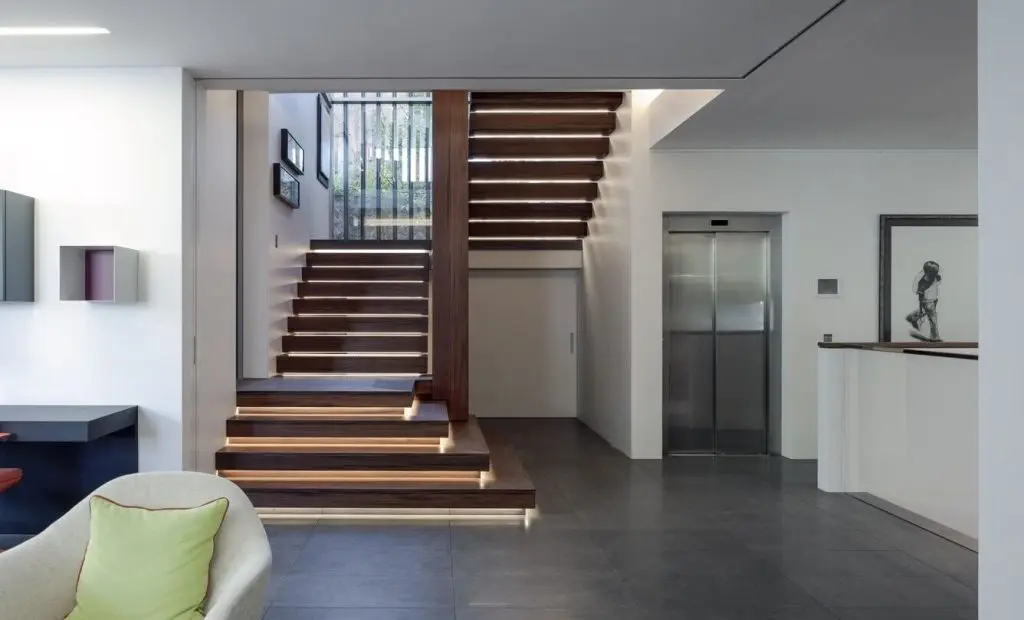 Lighting in staircase incorporated in house