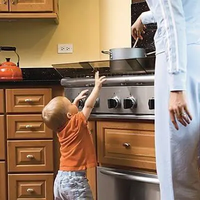 stove guard to protect the child