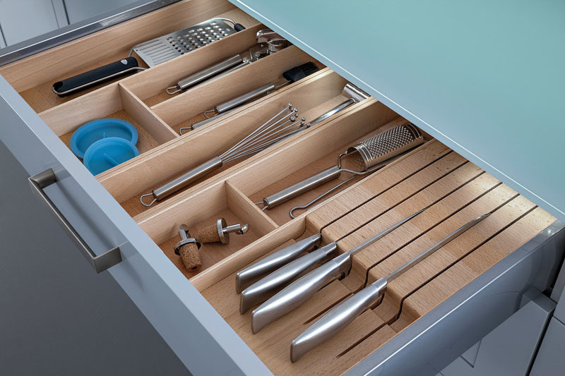 Knife, peeler and cockscrew storage