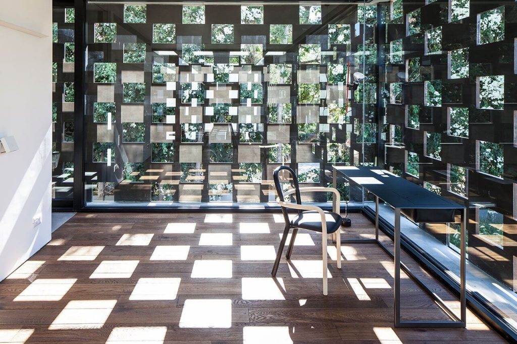 Patterns created in Private Spaces due to Open walls