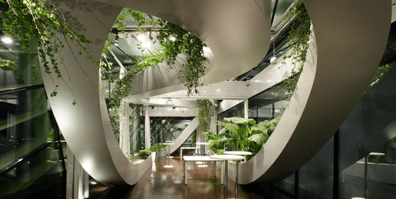 rooftop-meeting-space-with-swopping-lush-panoramic-interior-garden