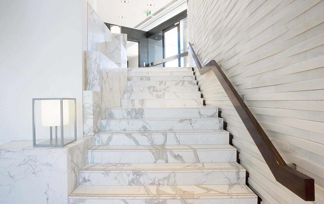 06-Granite as Staircase Finish