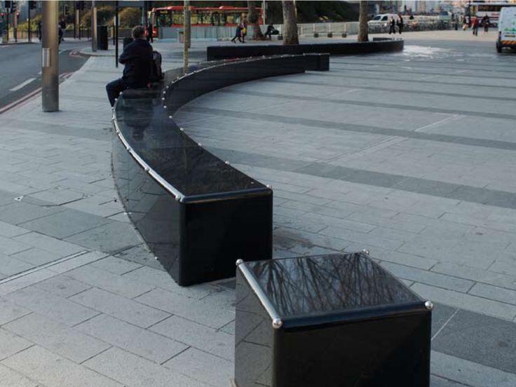 07-Granite as Seating Platform (hardscaping)