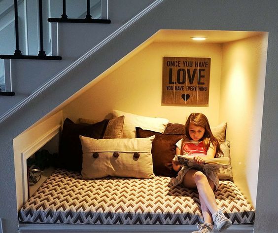Bunk Bed for your Children understand stairway