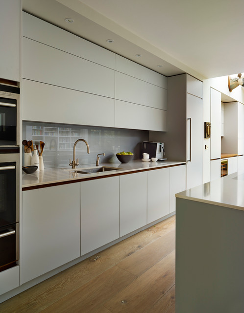 minimalist kitchen with less appliances