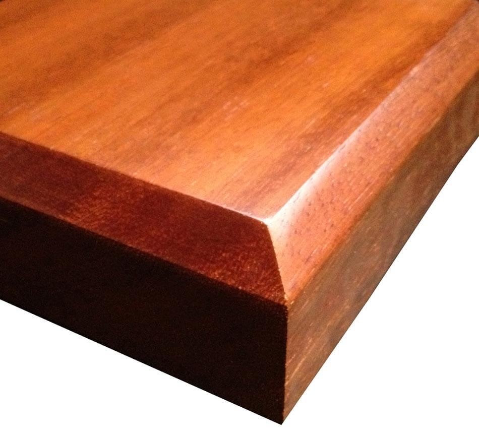 Champher of a wooden surface