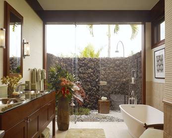 Bathroom with access to open air and garden