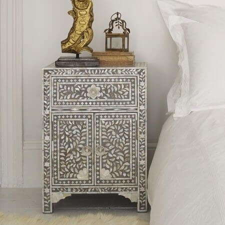 Adding Indian Art forms in bedroom