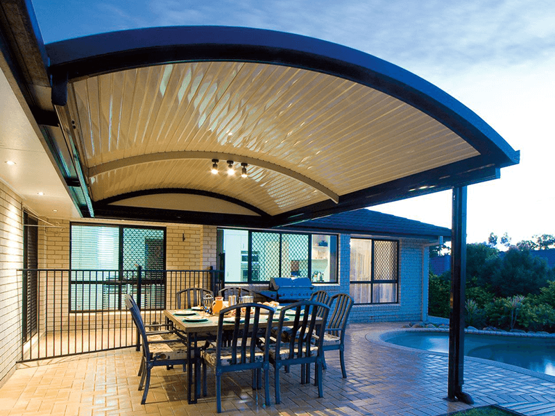 Curved verandah design with dining below