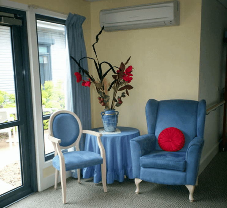 Simple seating area design for senior citizens