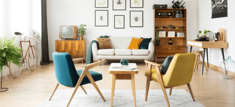 Modern and Retro look mixed furniture in living room