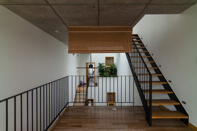 Floating stairs in house construction