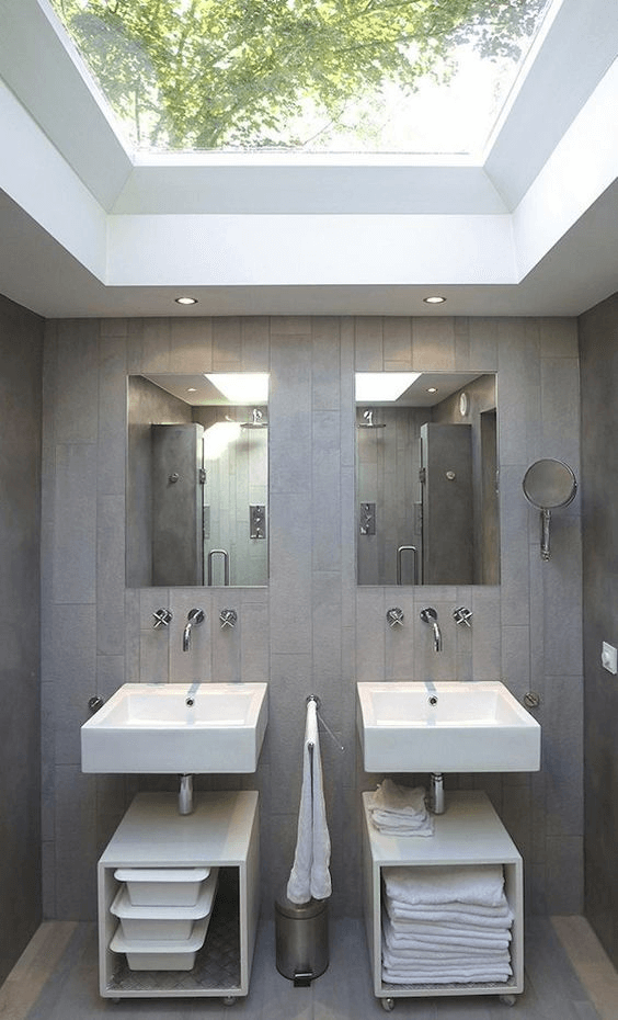 Glass bathroom ceiling incorporated in bathroom